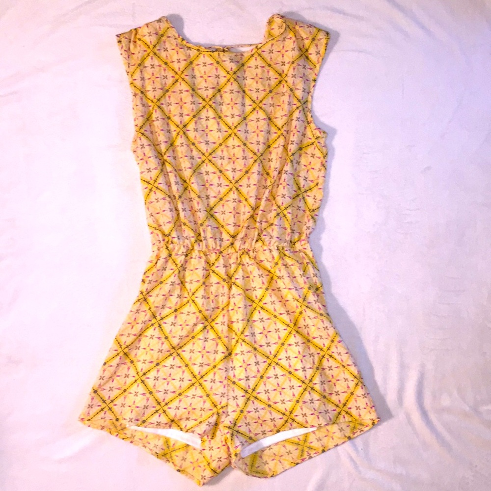 😍YELLOW ROMPER 😍